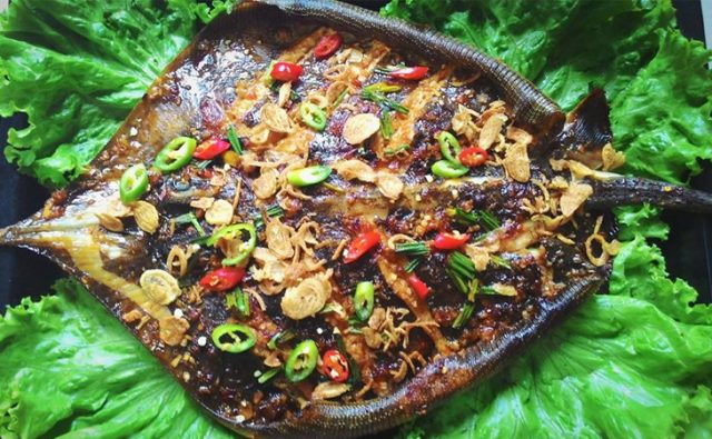 Cá đuối nướng mỡ hành - món ăn không thể bỏ qua khi đến Đà Nẵng