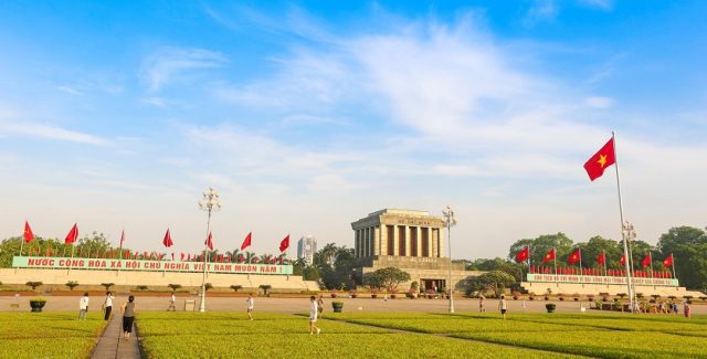 Quảng trường Ba Đình lớn nhất Việt Nam