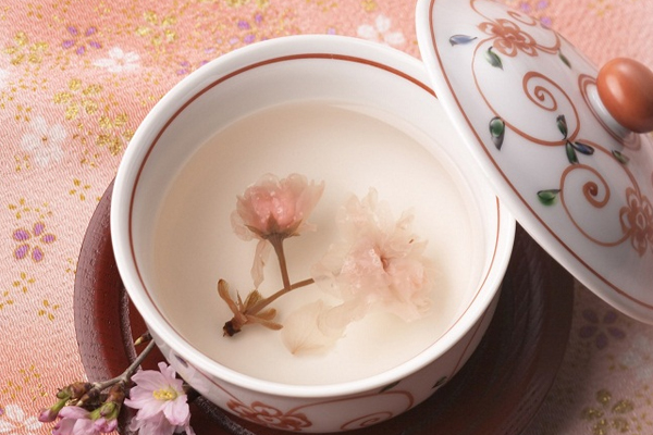 Trà Sakura - đồ uống nổi tiếng lấy cảm hứng từ loài hoa anh đào
